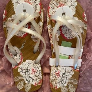 Joyfolie Womens floral rubber flip flop